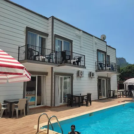Garden Prizma Rooms&aparts * קמר